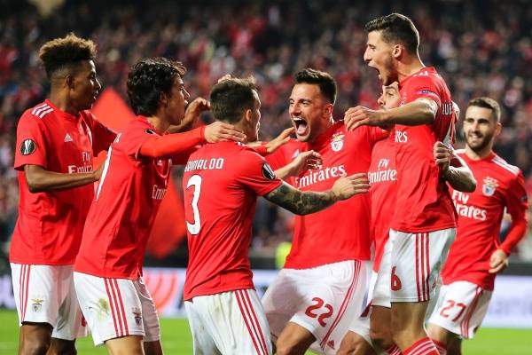 阿贾克斯发布备战花絮，今夜单刀错失，欧冠任务艰巨，控场能力受关注的简单介绍